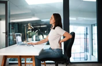 Siedzący tryb życia i ból pleców